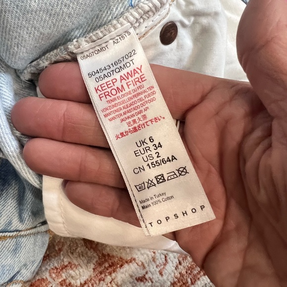 NWT Topshop jean denim shorts - Picture 3 of 4